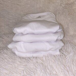 𝅺NWOT White bodysuit for Newborn 100% cotton pack of 4
